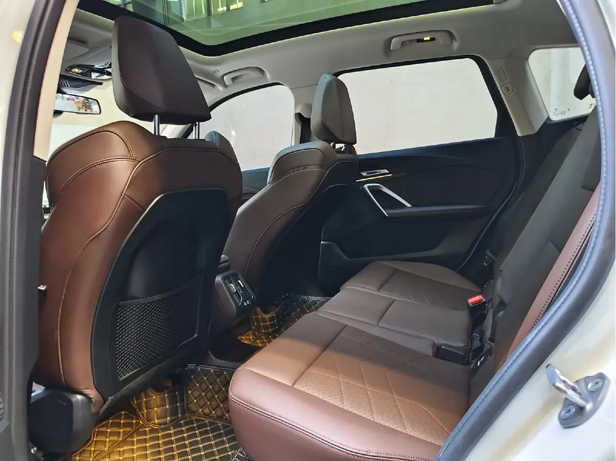 2023 BMW X1 2.0T 204HP L4 7DCT,autocango,china used car exporter,china ev exporter,chinese used car exporter,chinese used ev exporter