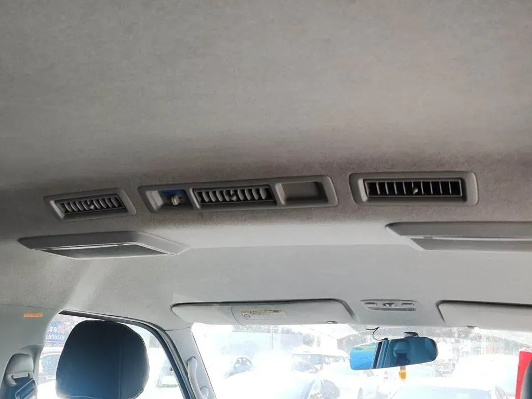 2011 Toyota Hiace 2.7L 154HP L4 5MT,autocango,china used car exporter,china ev exporter,chinese used car exporter,chinese used ev exporter