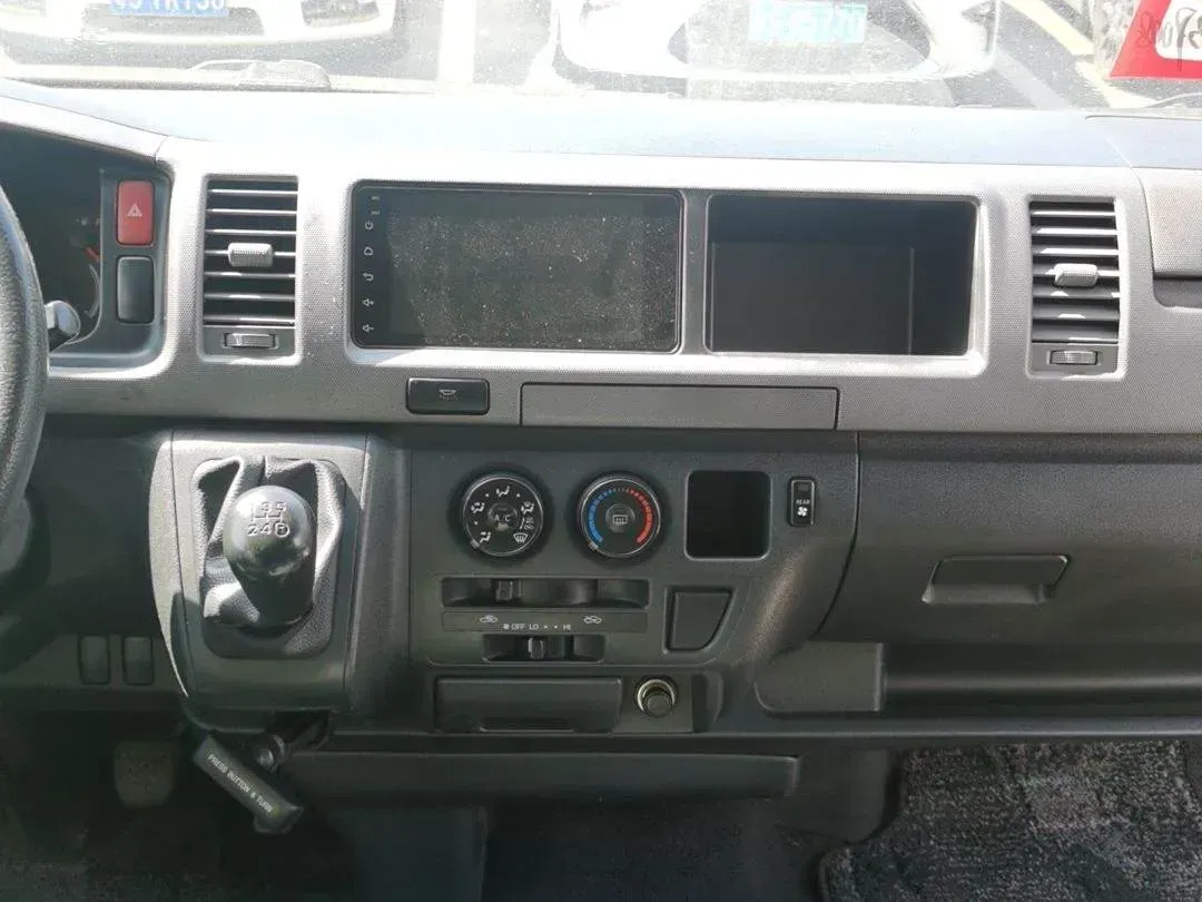 2011 Toyota Hiace 2.7L 154HP L4 5MT,autocango,china used car exporter,china ev exporter,chinese used car exporter,chinese used ev exporter