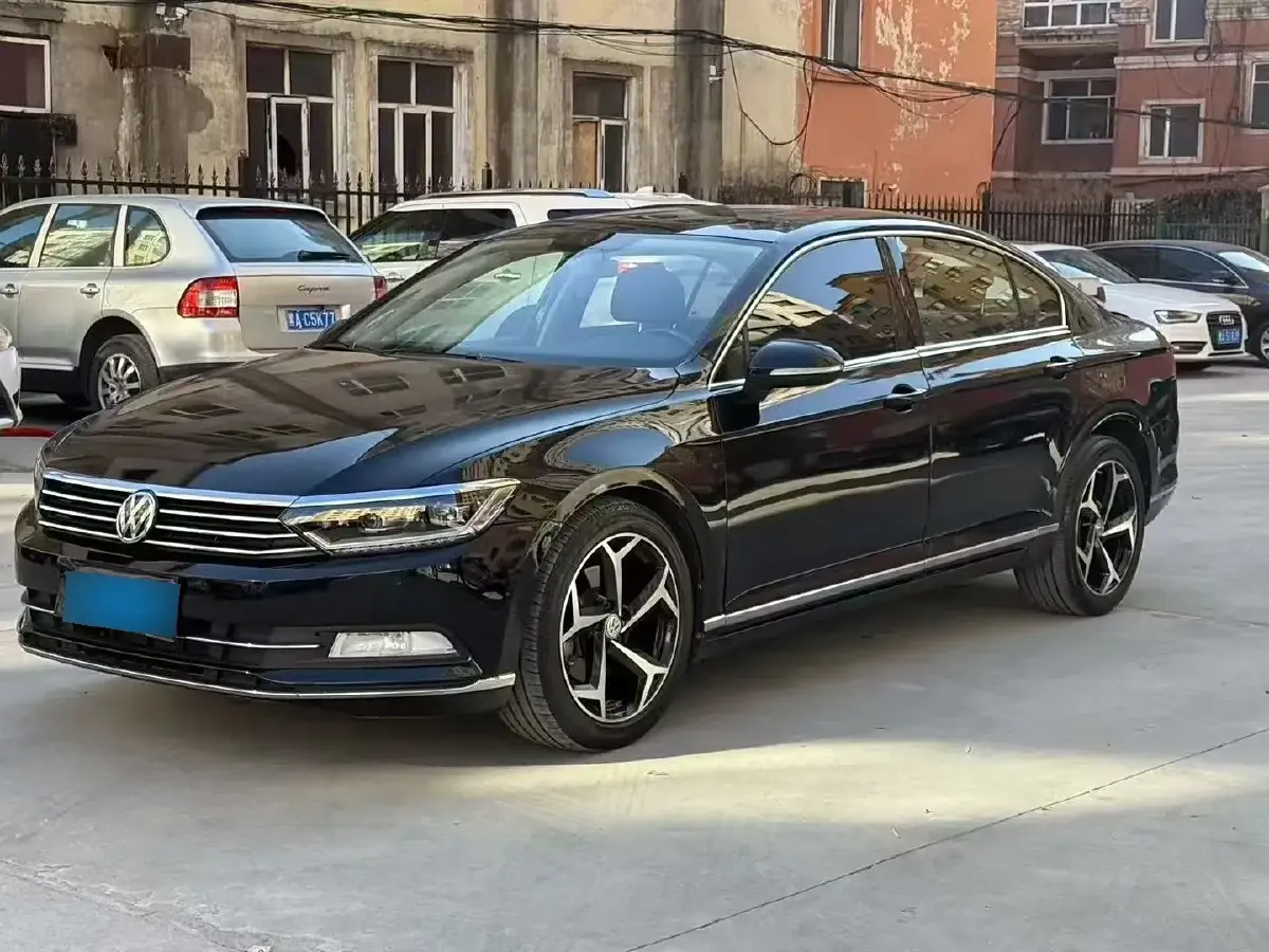 2019 Volkswagen Magotan 2.0T 220HP L4 7DCT