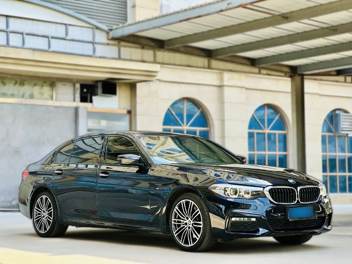 2018 BMW 5 Series 2.0T 252HP L4 8AT
