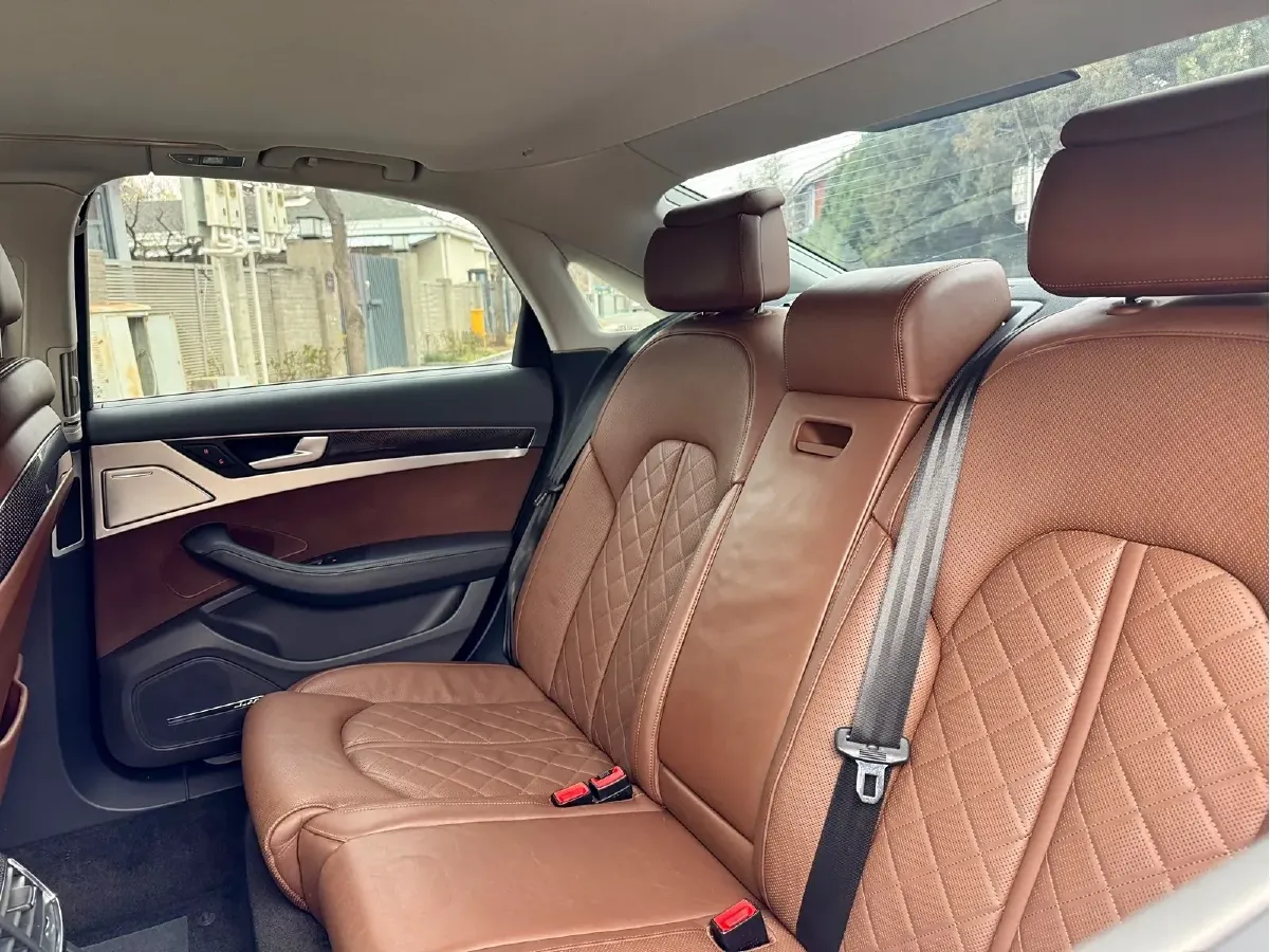 2013 Audi S8 4.0T 520HP V8 8AT,autocango,china used car exporter,china ev exporter,chinese used car exporter,chinese used ev exporter