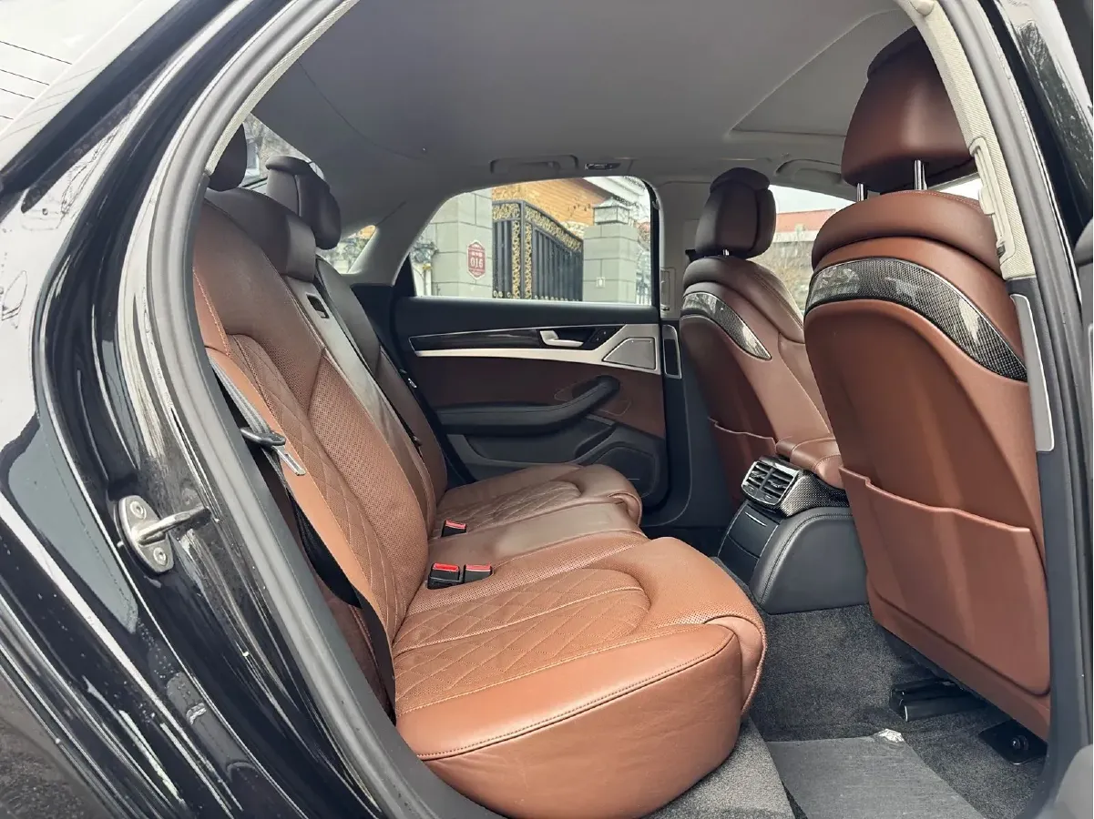 2013 Audi S8 4.0T 520HP V8 8AT,autocango,china used car exporter,china ev exporter,chinese used car exporter,chinese used ev exporter