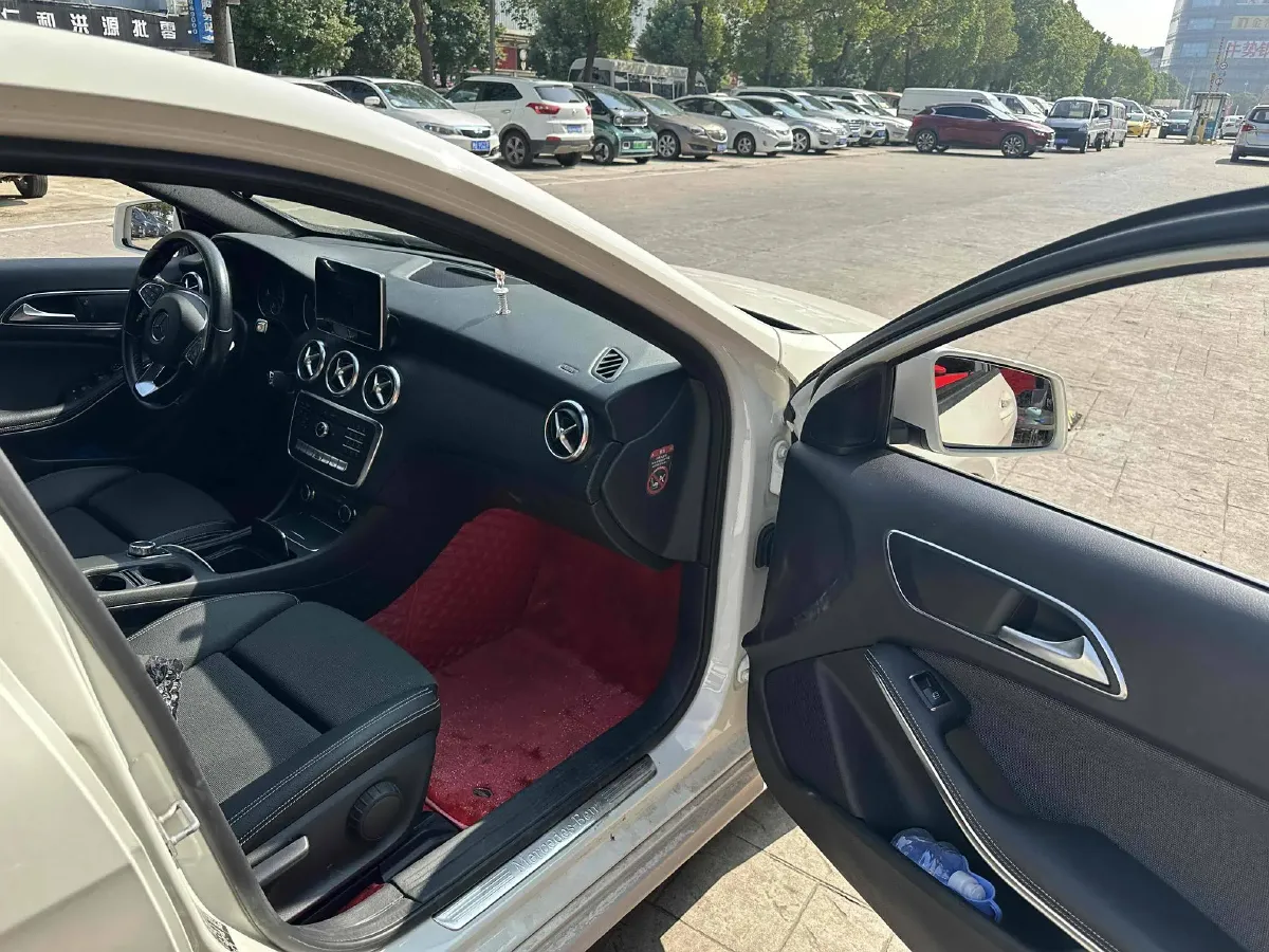 2017 Mercedes-Benz A Class 1.6T 156HP L4 7DCT,autocango,china used car exporter,china ev exporter,chinese used car exporter,chinese used ev exporter