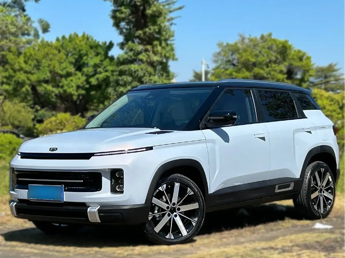 2025 Geely ICON 1.5T 181HP L4 7DCT