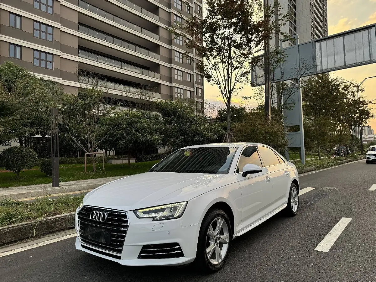 2018 Audi A4L 2.0T 190HP L4 7DCT