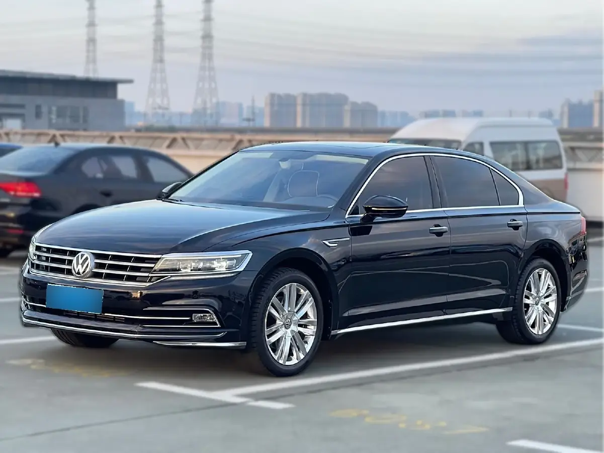 2019 Volkswagen Phideon 2.0T 224HP L4 7DCT