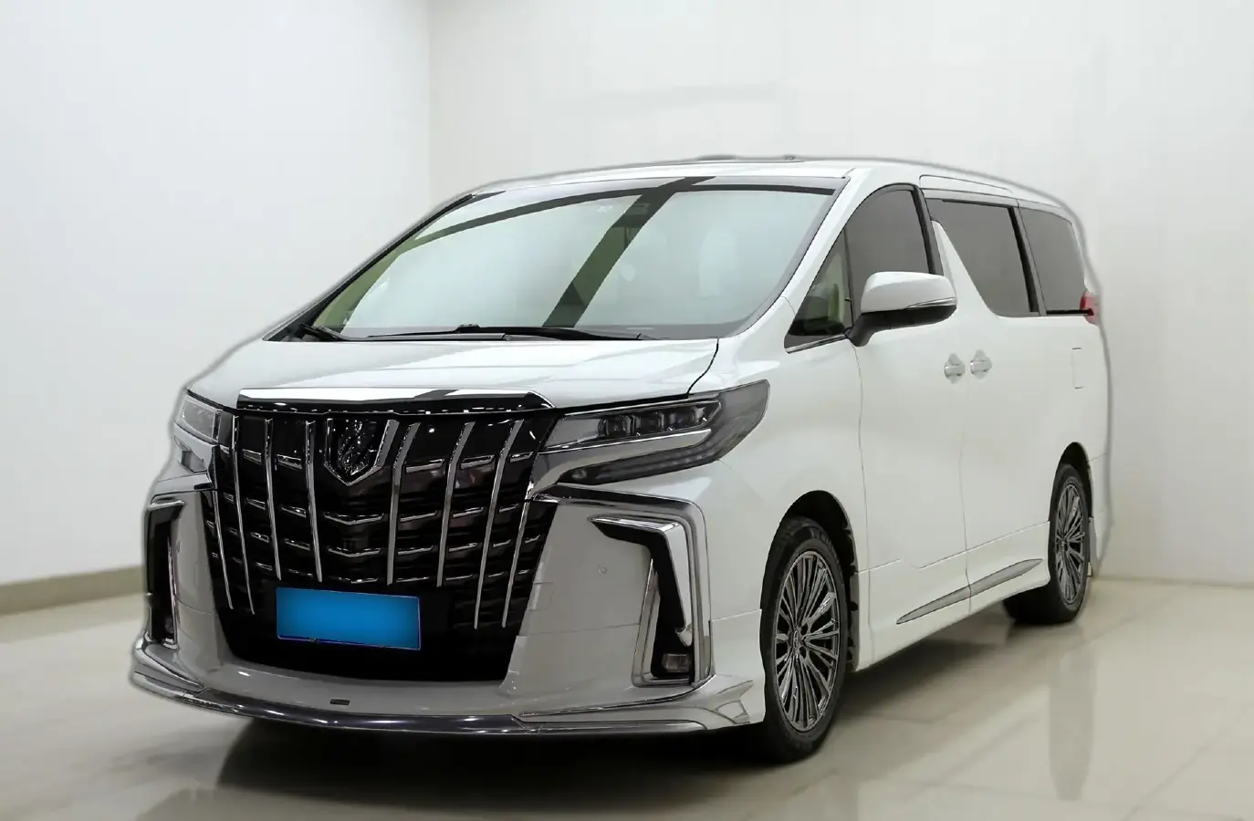 2015 Toyota Alphard 3.5L 275HP V6 6AT