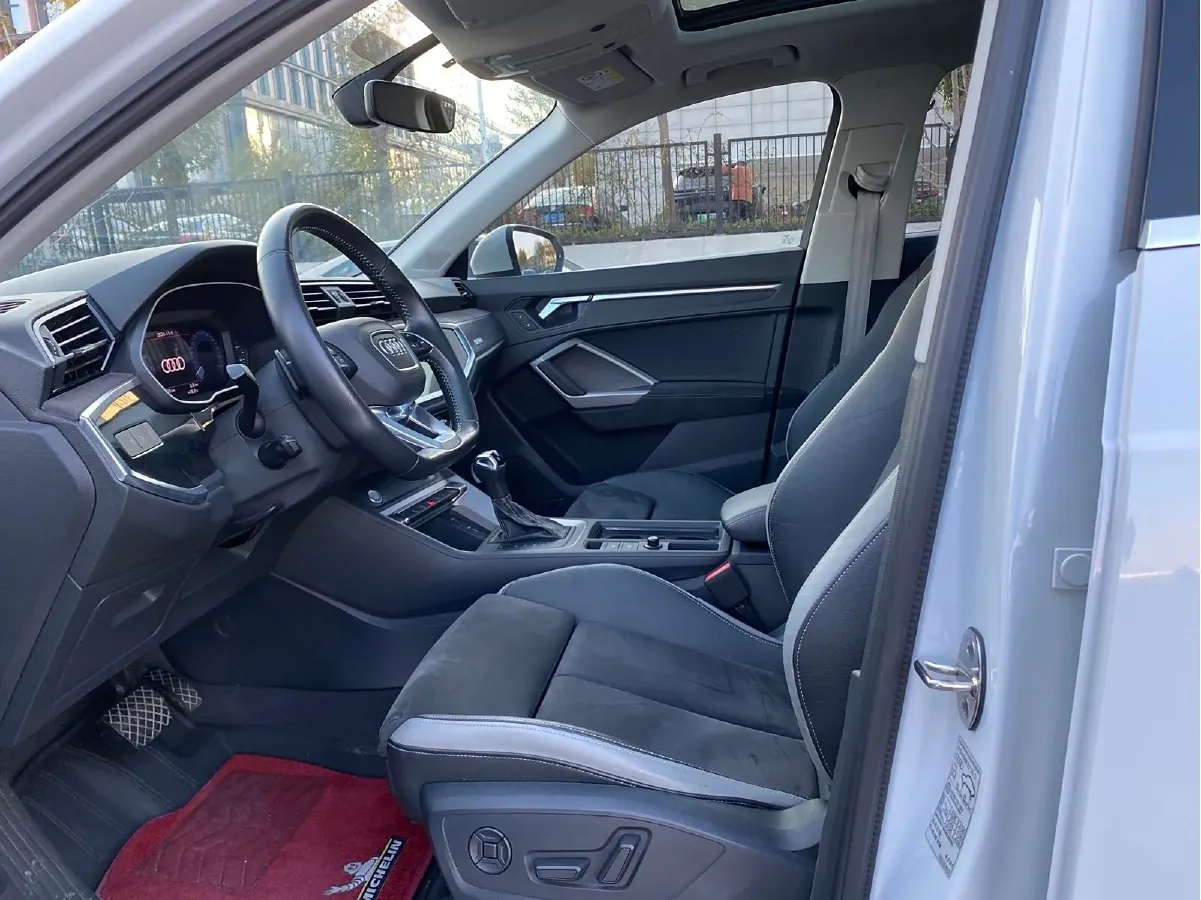 2020 Audi Q3 2.0T 220HP L4 7DCT,autocango,china used car exporter,china ev exporter,chinese used car exporter,chinese used ev exporter