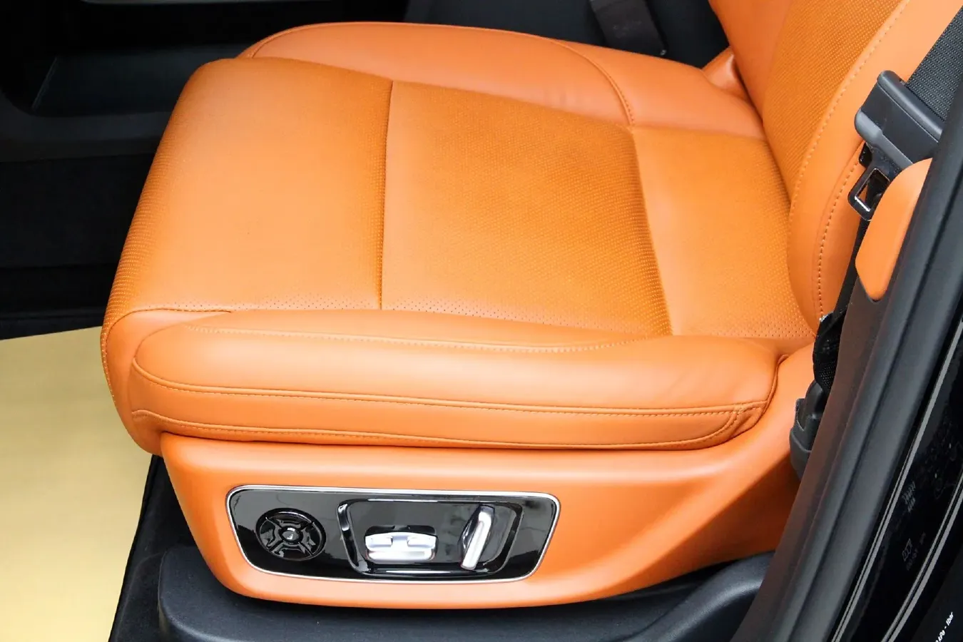 2022 Li L9 Range Extended 154HP REEV 42.6KWH,autocango,china used car exporter,china ev exporter,chinese used car exporter,chinese used ev exporter