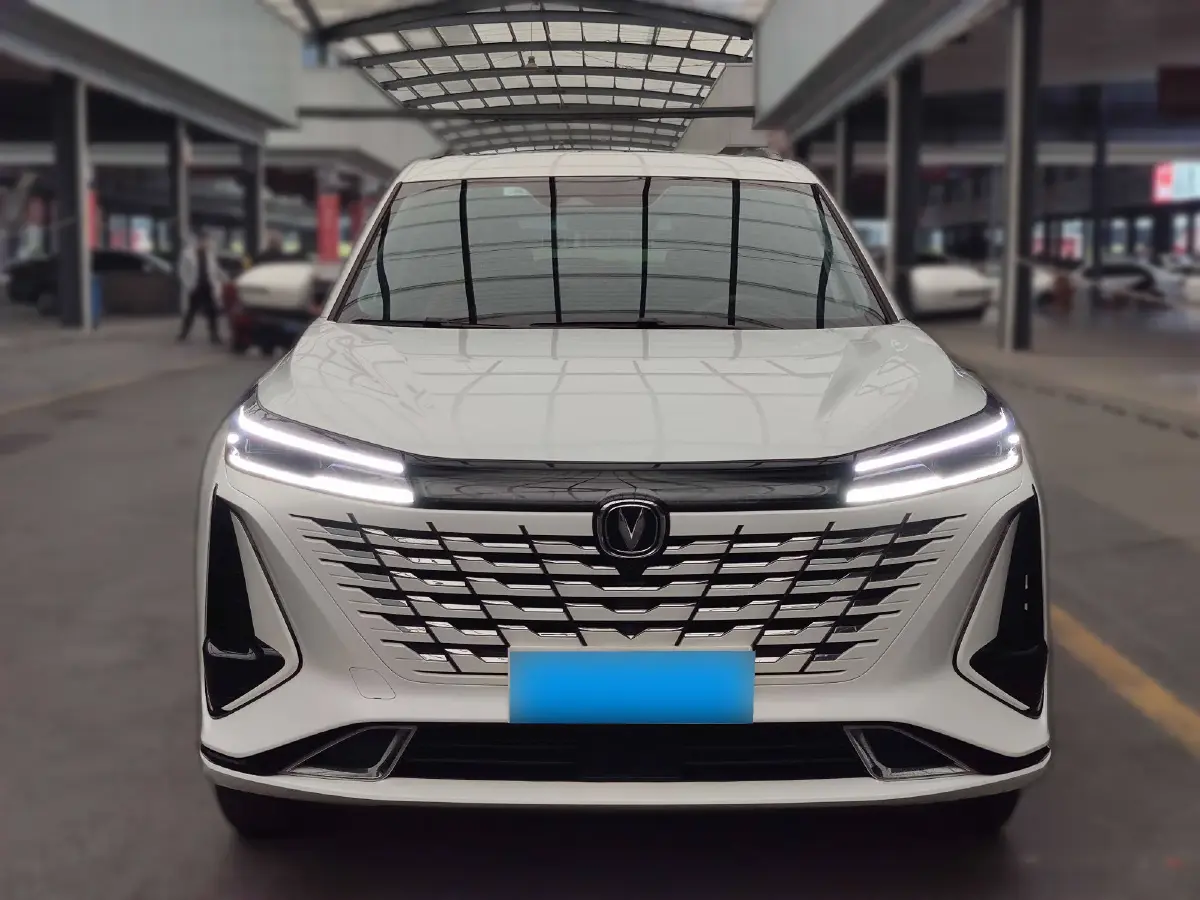 2023 ChangAn CS75 Plus 2.0T 233HP L4 8AT,autocango,china used car exporter,china ev exporter,chinese used car exporter,chinese used ev exporter