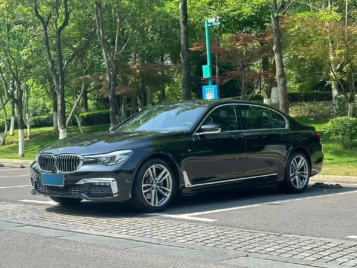 2018 BMW 7 Series 2.0T 258HP L4 8AT