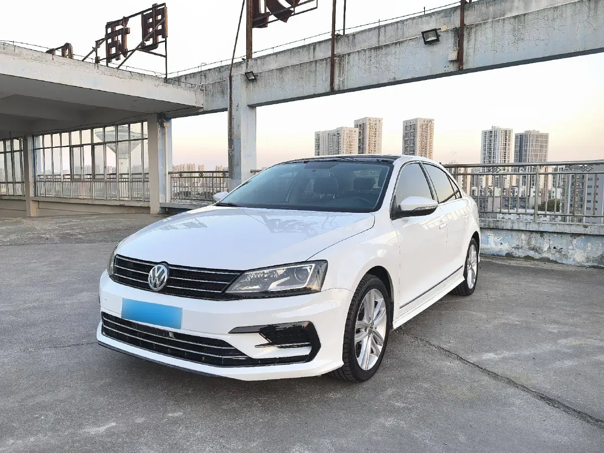2018 Volkswagen Sagitar 1.4T 150HP L4 7DCT