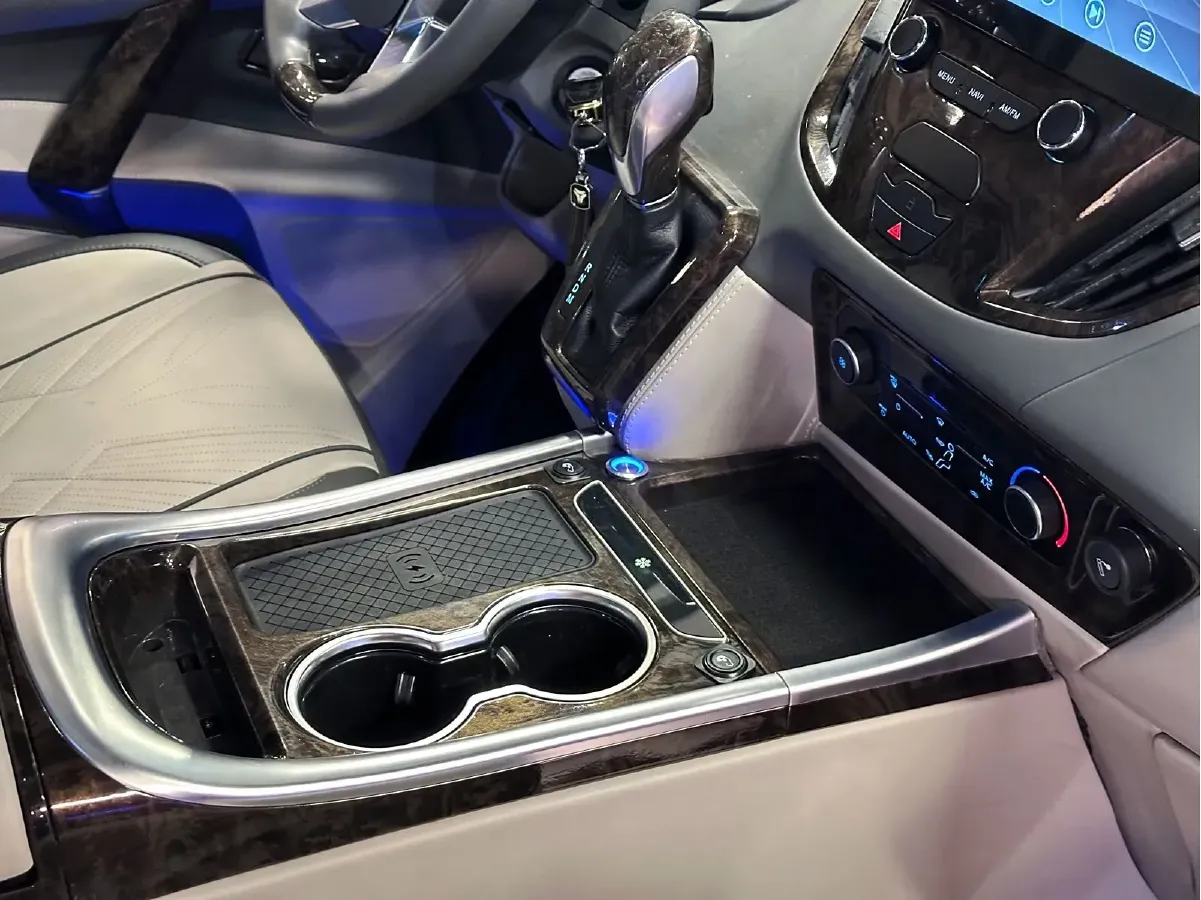 2022 JunTian HeiWuShi Youth 2.0T 203HP L4 6AT,autocango,china used car exporter,china ev exporter,chinese used car exporter,chinese used ev exporter