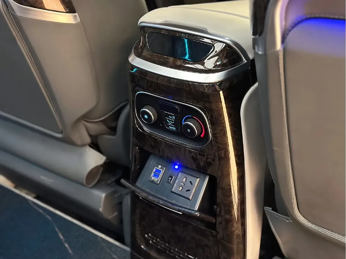 2022 JunTian HeiWuShi Youth 2.0T 203HP L4 6AT,autocango,china used car exporter,china ev exporter,chinese used car exporter,chinese used ev exporter