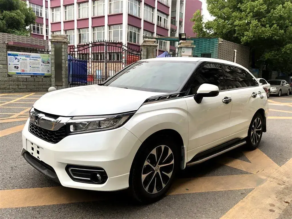 2017 Honda Avancier 1.5T 193HP L4 CVT