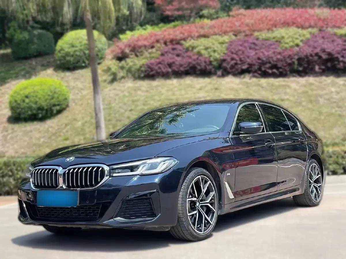 2023 BMW 5 Series 2.0T 245HP L4 8AT