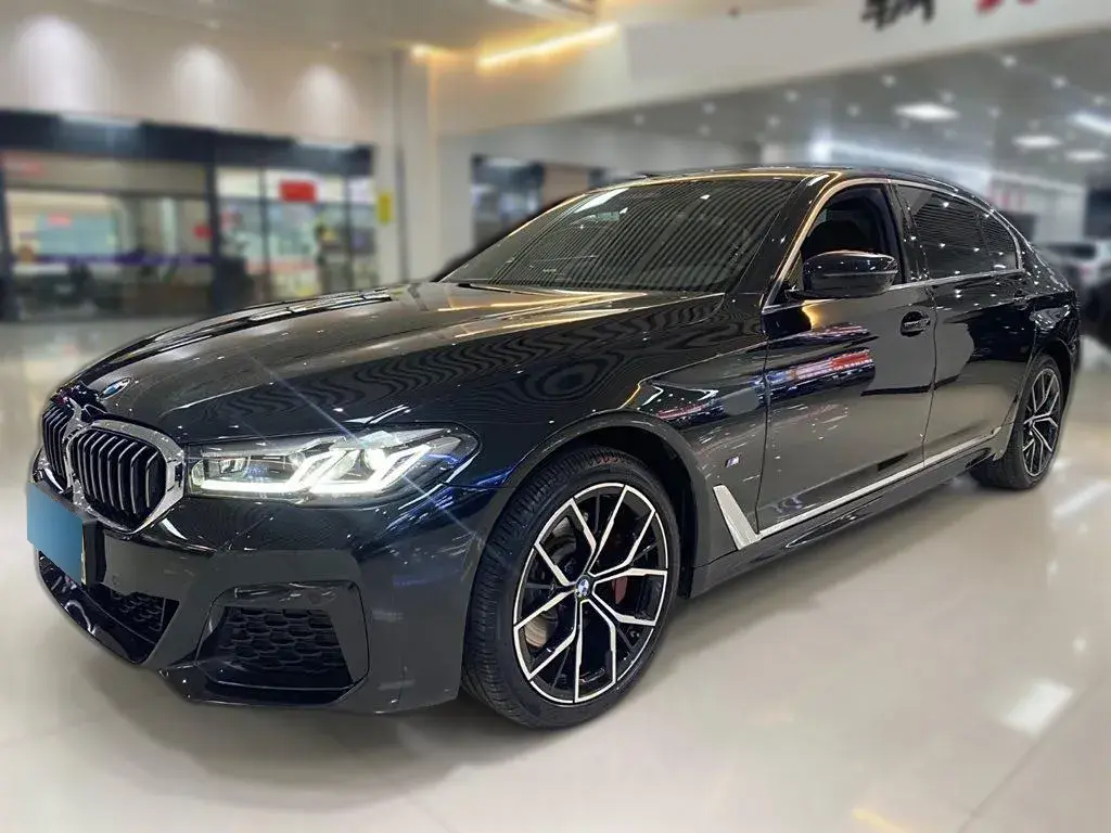 2022 BMW 5 Series 2.0T 252HP L4 8AT
