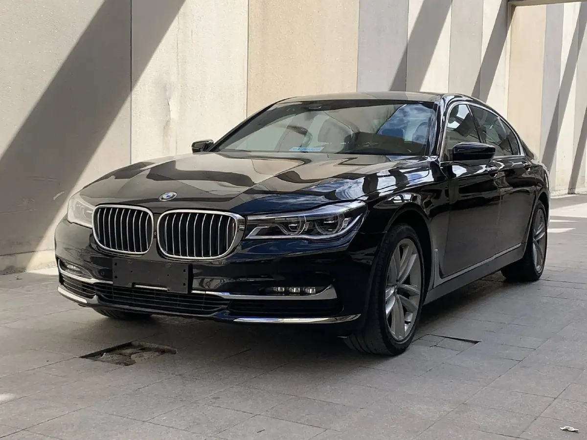 2018 BMW 7 Series 2.0T 258HP L4 8AT