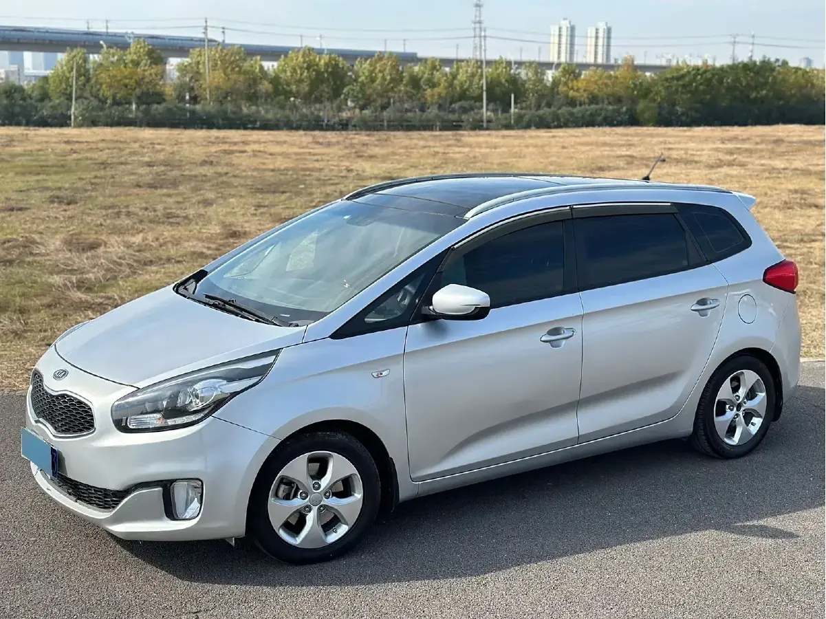 2013 Kia Carens 2.0L 152HP L4 6AT