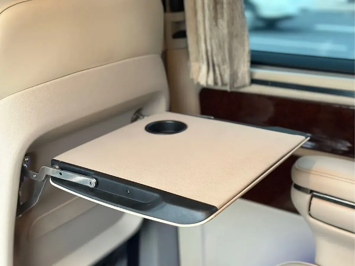 2017 Volkswagen Caravelle 2.0T 204HP L4 7DCT,autocango,china used car exporter,china ev exporter,chinese used car exporter,chinese used ev exporter