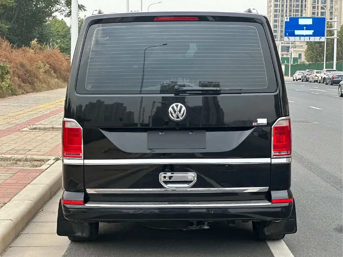 2017 Volkswagen Caravelle 2.0T 204HP L4 7DCT,autocango,china used car exporter,china ev exporter,chinese used car exporter,chinese used ev exporter