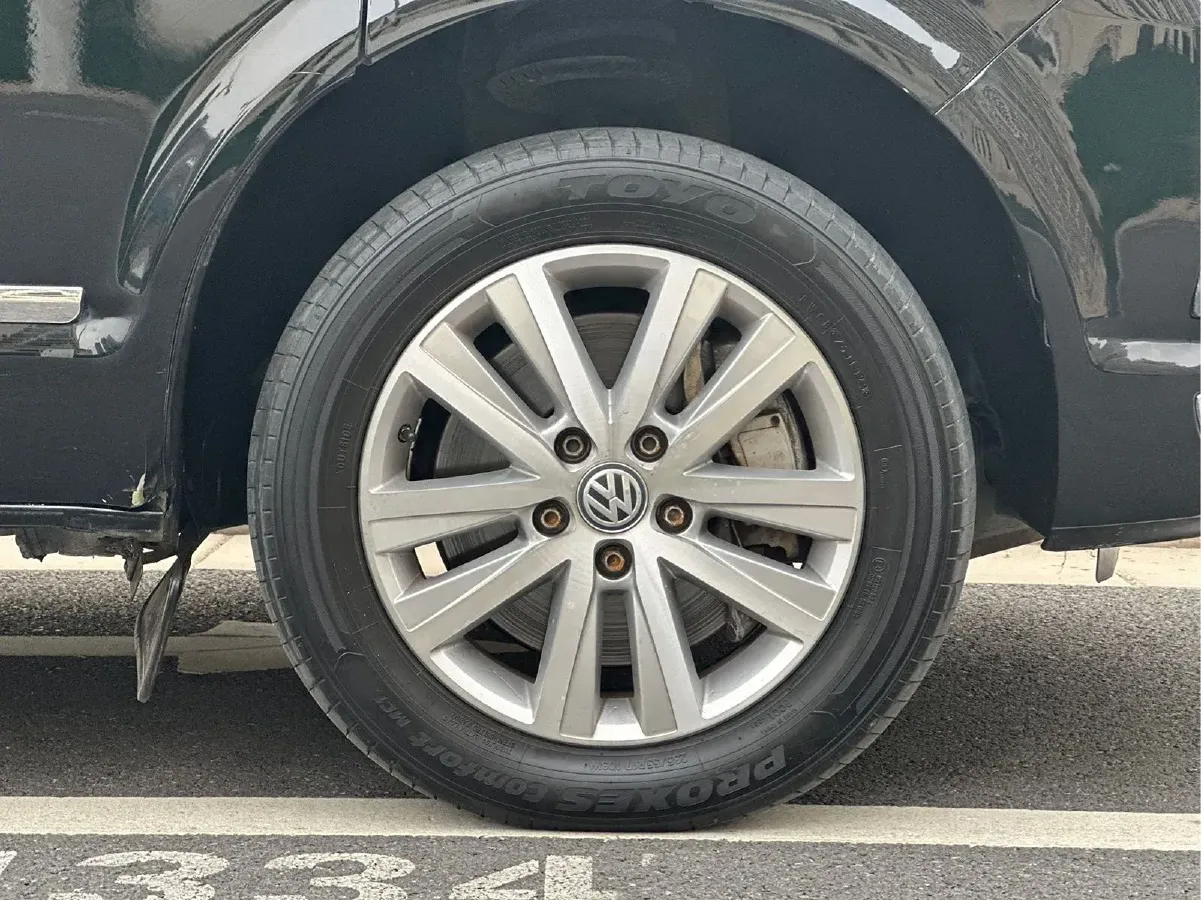 2017 Volkswagen Caravelle 2.0T 204HP L4 7DCT,autocango,china used car exporter,china ev exporter,chinese used car exporter,chinese used ev exporter