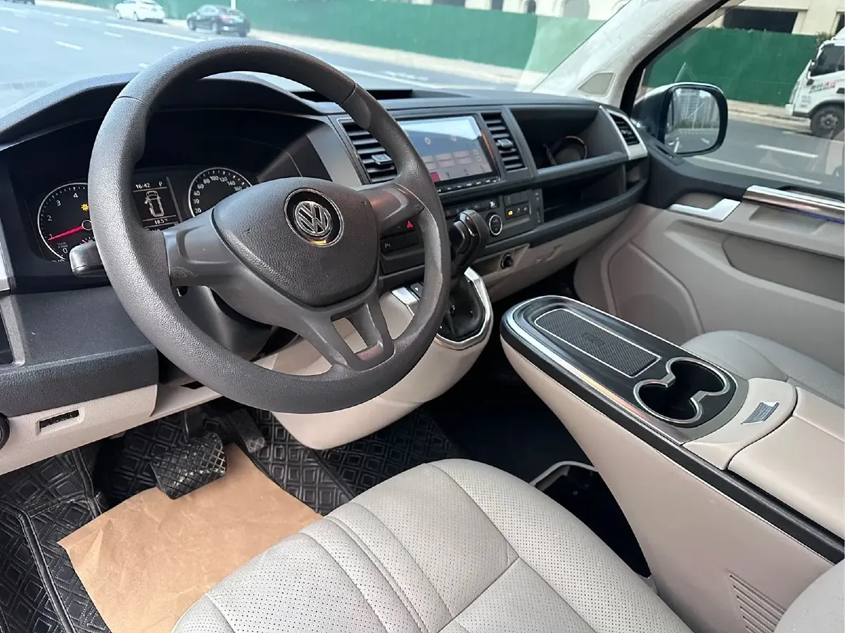 2017 Volkswagen Caravelle 2.0T 204HP L4 7DCT,autocango,china used car exporter,china ev exporter,chinese used car exporter,chinese used ev exporter