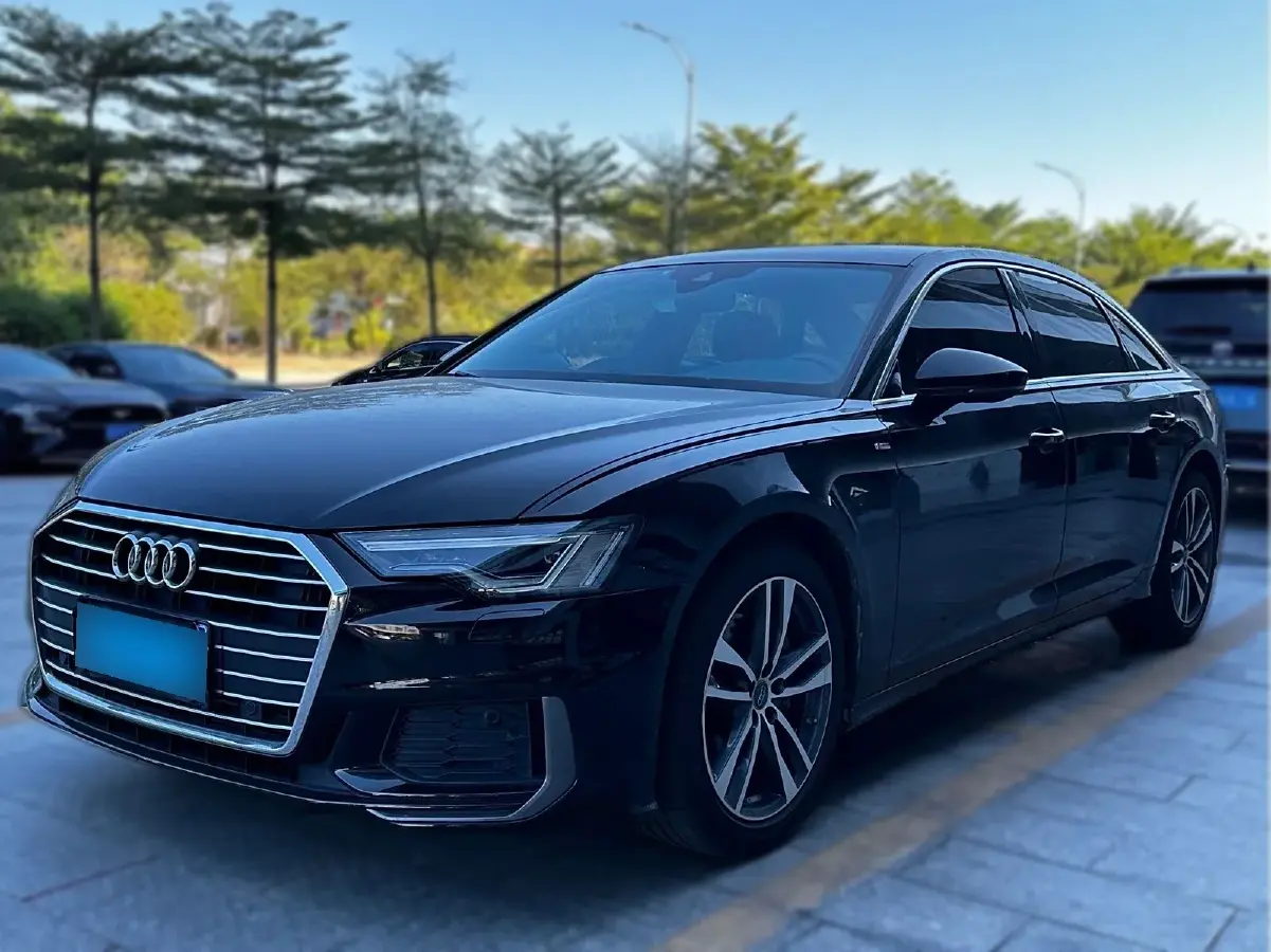 2022 Audi A6L 2.0T 190HP L4 7DCT