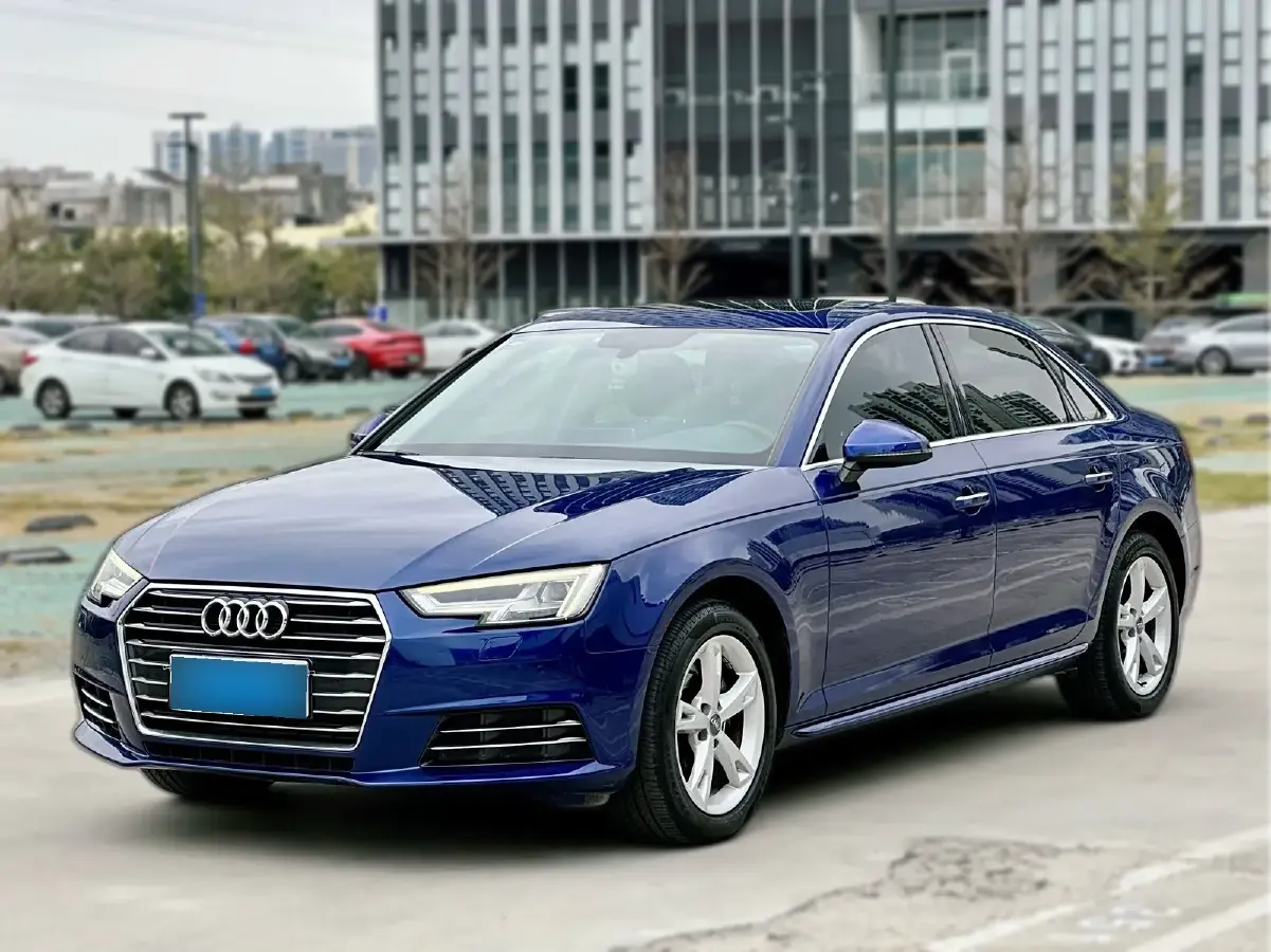 2017 Audi A4L 2.0T 190HP L4 7DCT