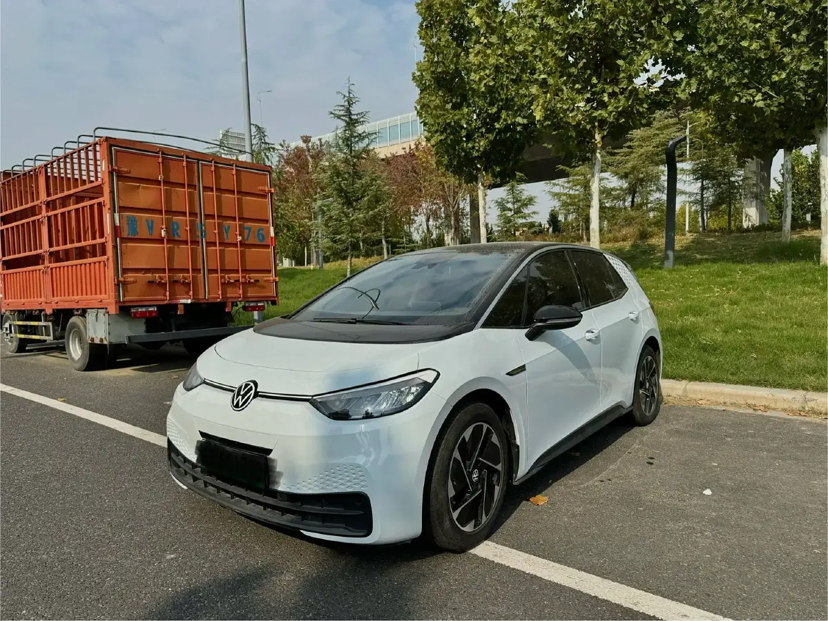 2024 Volkswagen ID.3 BEV 52.8KWH