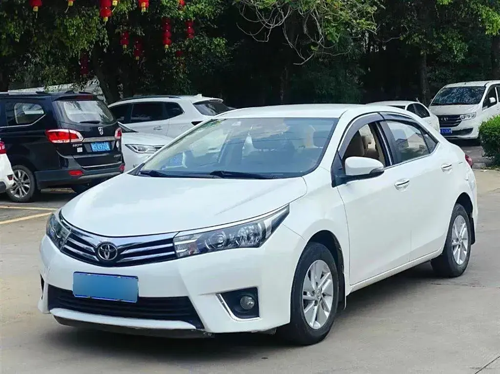 2014 Toyota Corolla 1.6L 122HP L4 CVT