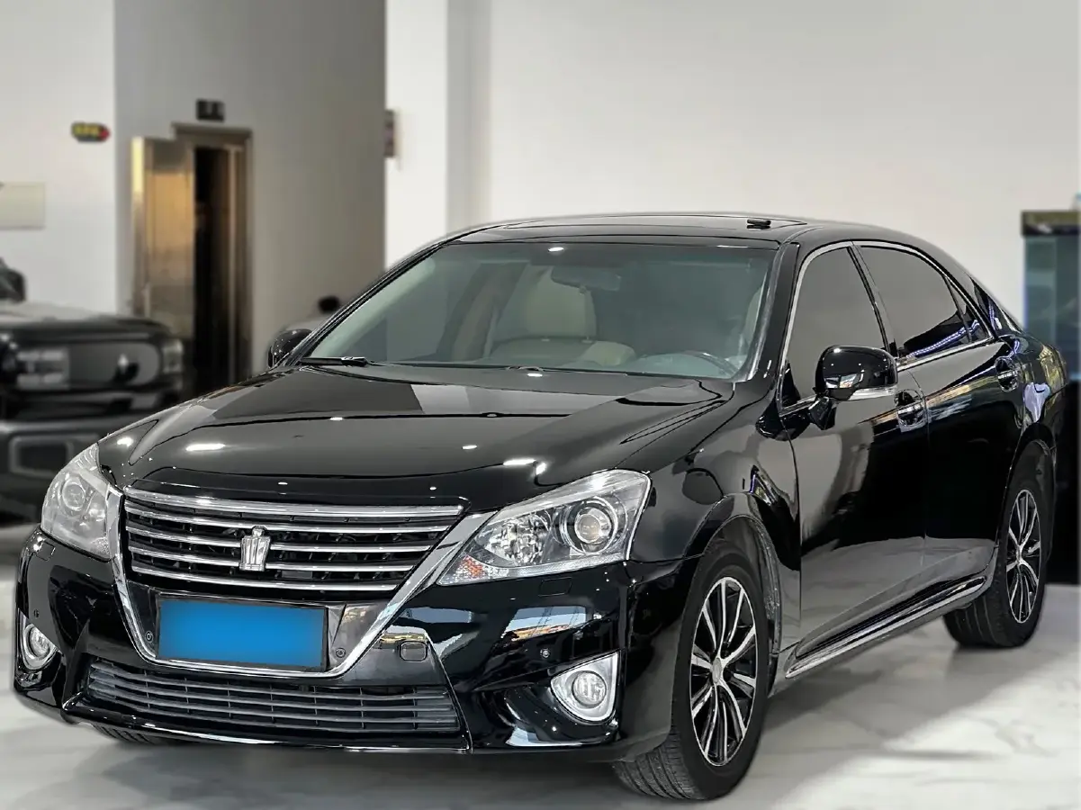2012 Toyota Crown 2.5L 193HP V6 6AT