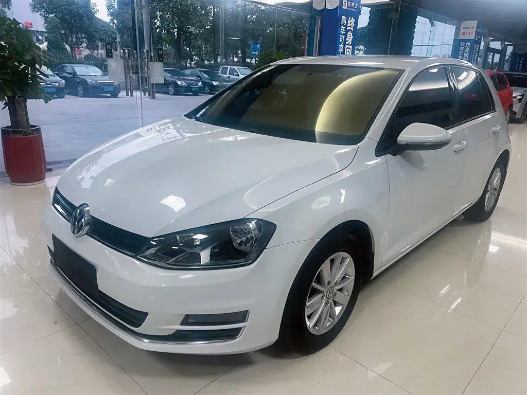 2014 Volkswagen Golf 1.6L 110HP L4 6AT