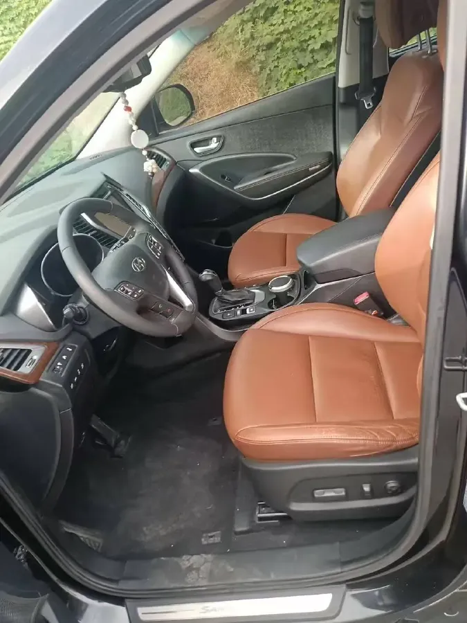 2013 Hyundai Grand SantaFe 3.0L 264HP V6 6AT,autocango,china used car exporter,china ev exporter,chinese used car exporter,chinese used ev exporter