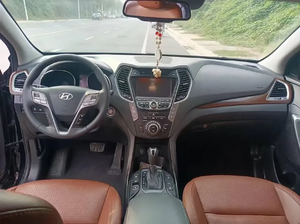 2013 Hyundai Grand SantaFe 3.0L 264HP V6 6AT,autocango,china used car exporter,china ev exporter,chinese used car exporter,chinese used ev exporter