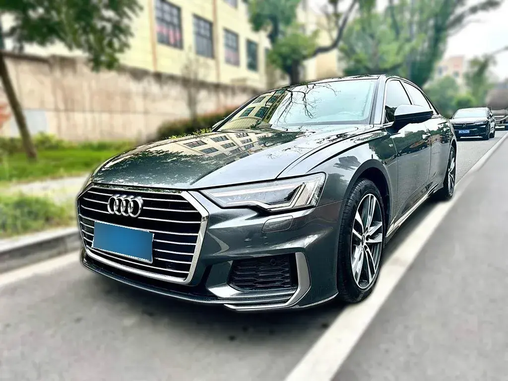 2021 Audi A6L 2.0T 190HP L4 7DCT