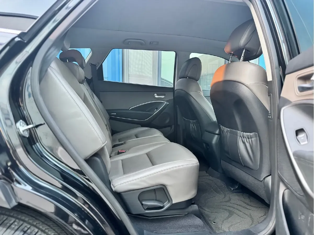 2017 Hyundai Grand SantaFe 2.0T 241HP L4 6AT,autocango,china used car exporter,china ev exporter,chinese used car exporter,chinese used ev exporter