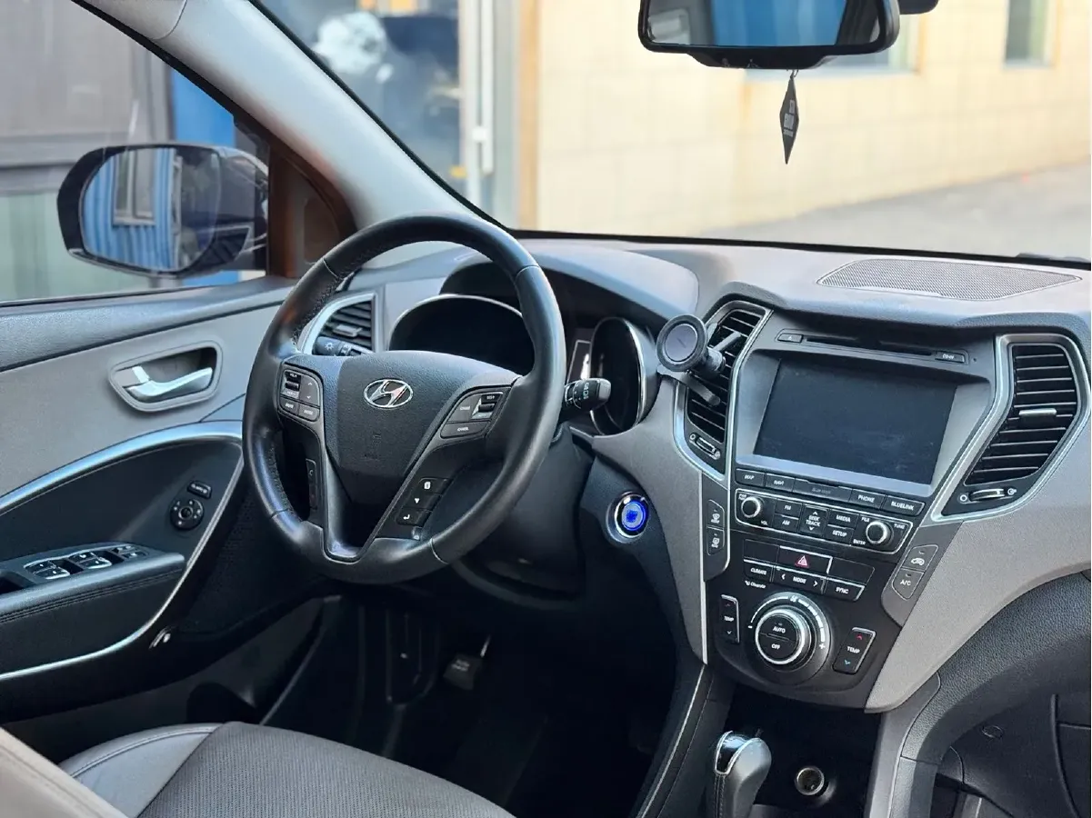 2017 Hyundai Grand SantaFe 2.0T 241HP L4 6AT,autocango,china used car exporter,china ev exporter,chinese used car exporter,chinese used ev exporter