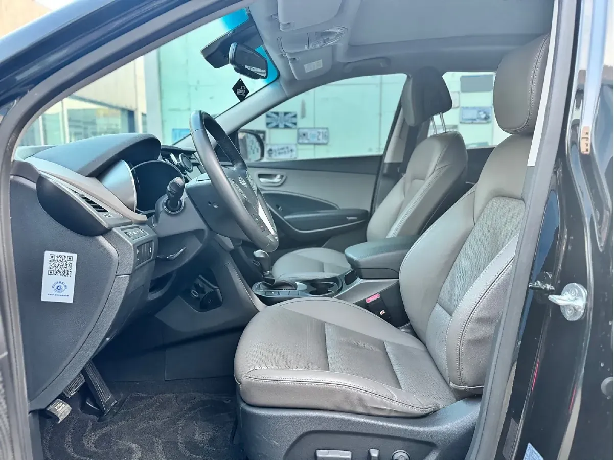 2017 Hyundai Grand SantaFe 2.0T 241HP L4 6AT,autocango,china used car exporter,china ev exporter,chinese used car exporter,chinese used ev exporter