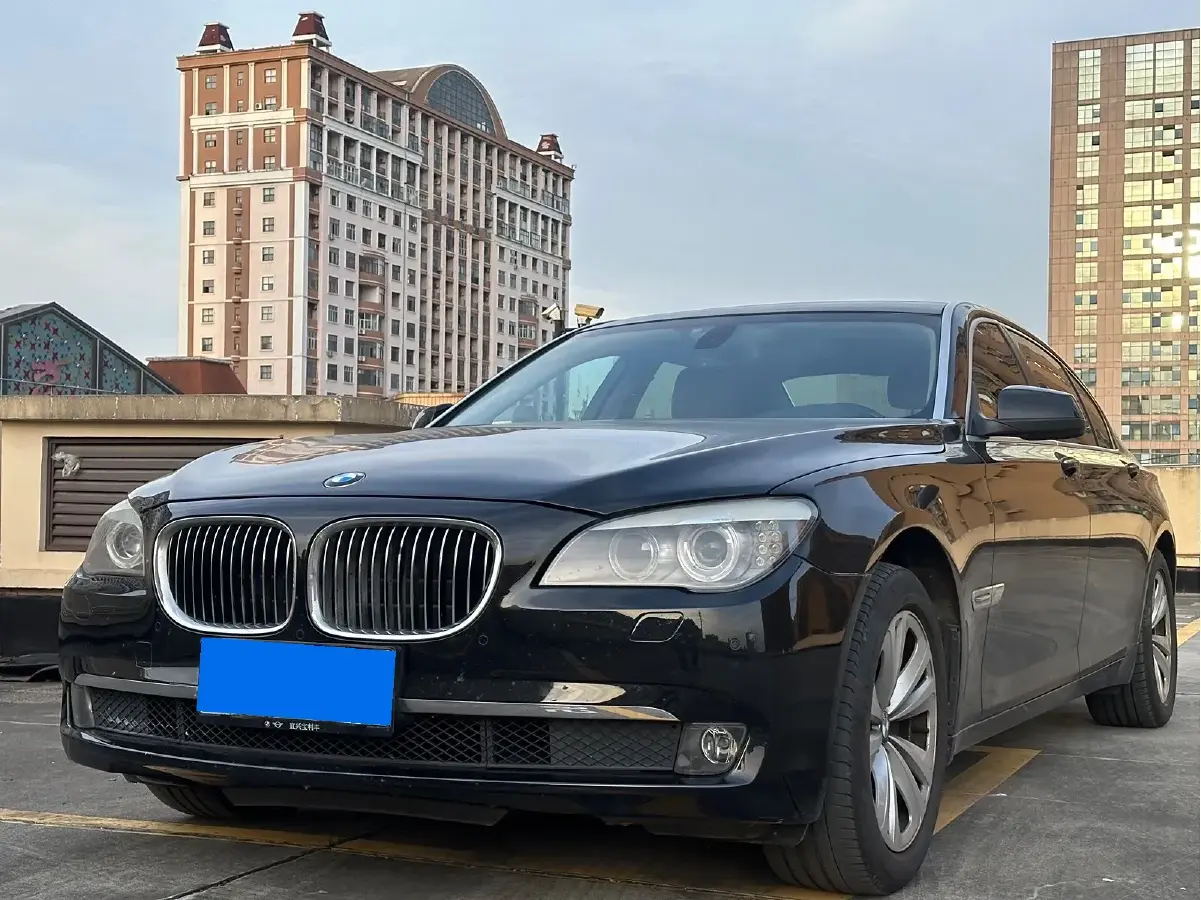 2011 BMW 7 Series 3.0L 258HP L6 6AT