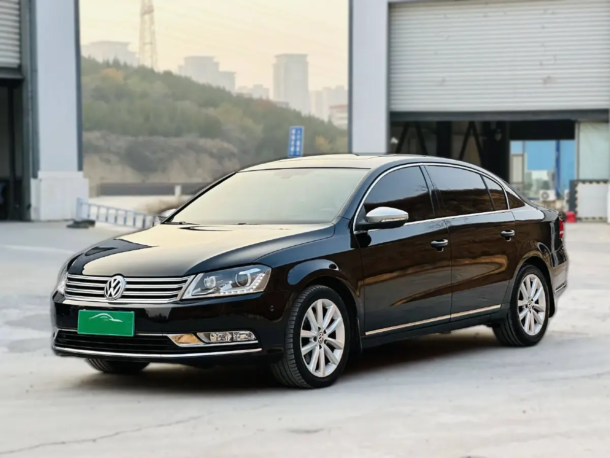 2013 Volkswagen Magotan 2.0T 200HP L4 6DCT