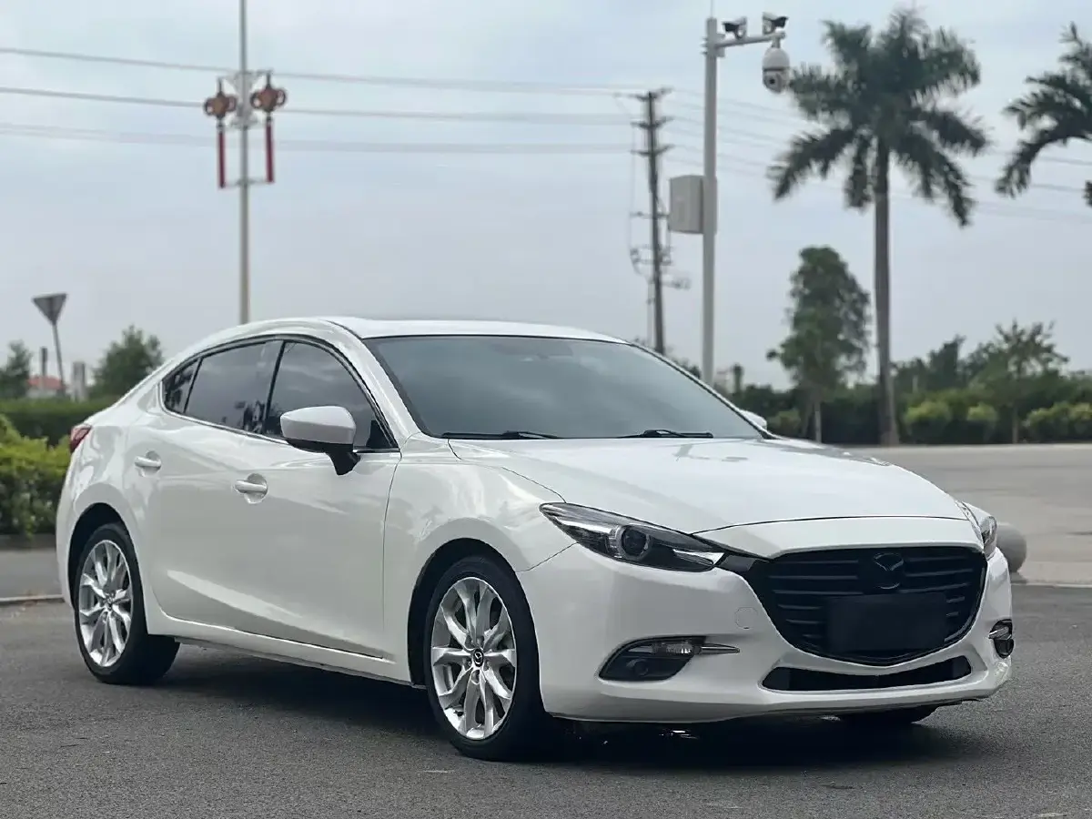 2017 Mazda 3 Axela 1.5L 117HP L4 6AT