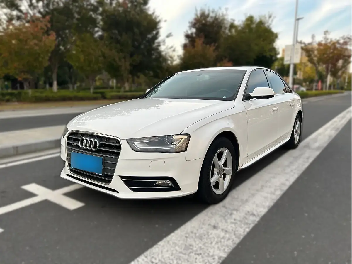 2013 Audi A4L 2.0T 180HP L4 CVT