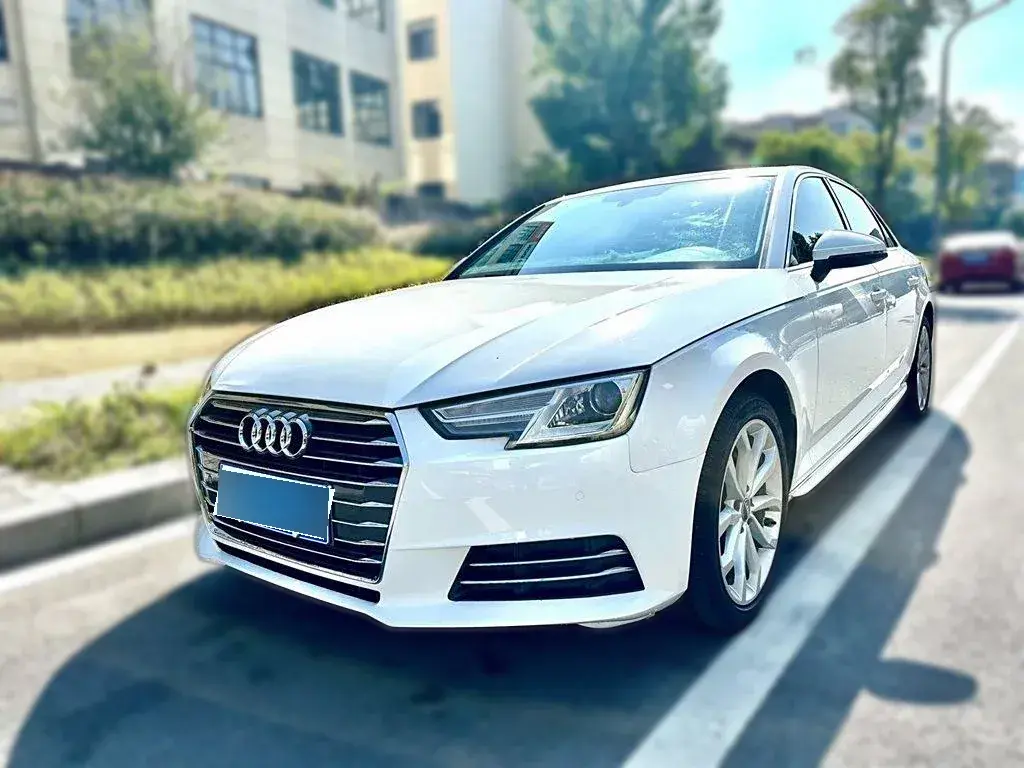 2018 Audi A4L 2.0T 190HP L4 7DCT