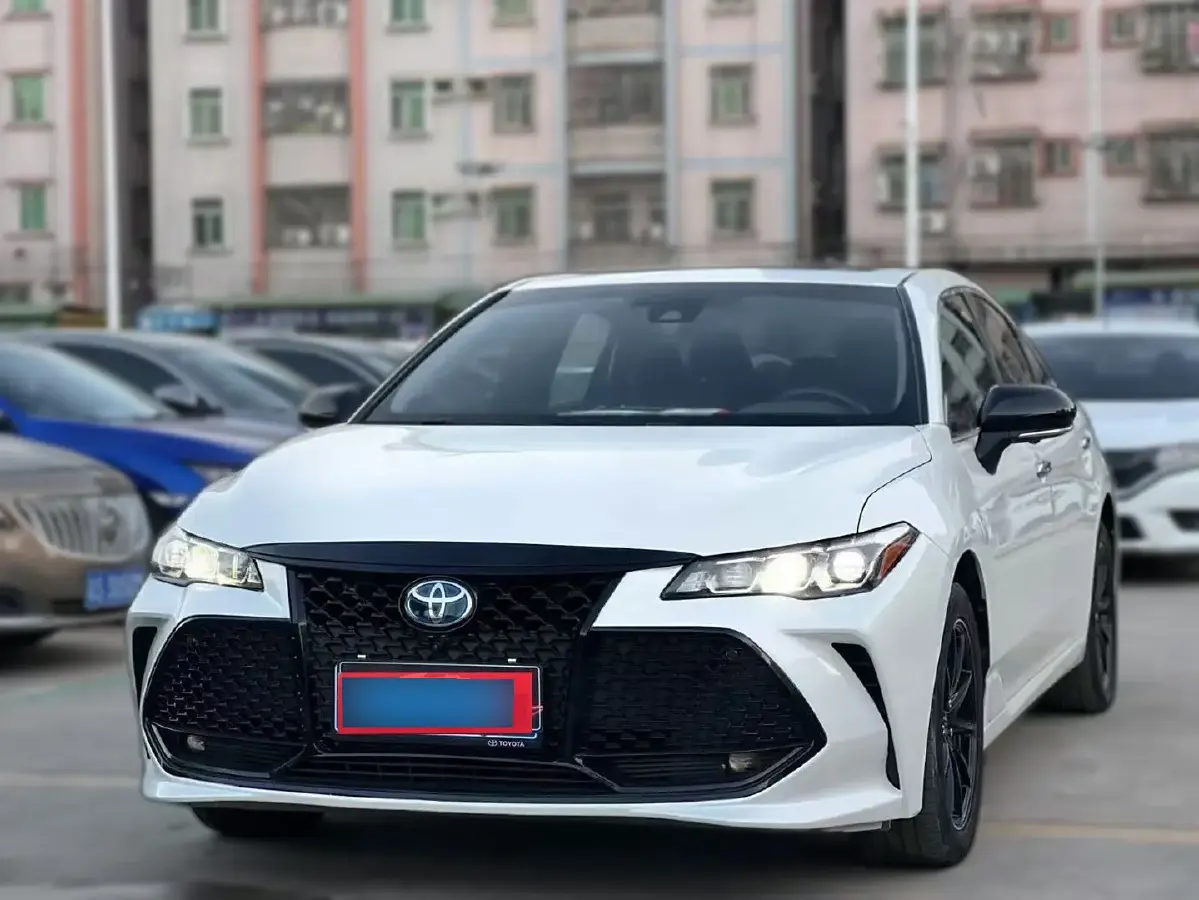 2019 Toyota Avalon 2.5L 178HP L4 E-CVT Hybrid