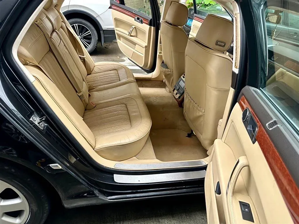 2007 Volkswagen Pheaton 3.2L 241HP V6 6AT,autocango,china used car exporter,china ev exporter,chinese used car exporter,chinese used ev exporter