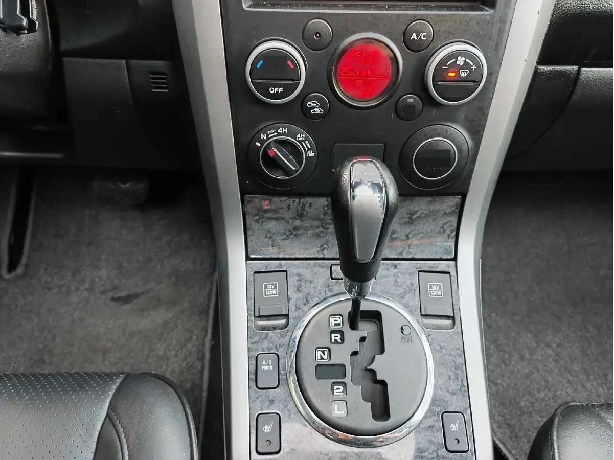 2011 Suzuki Grand Vitara 2.4L 166HP L4 4AT,autocango,china used car exporter,china ev exporter,chinese used car exporter,chinese used ev exporter