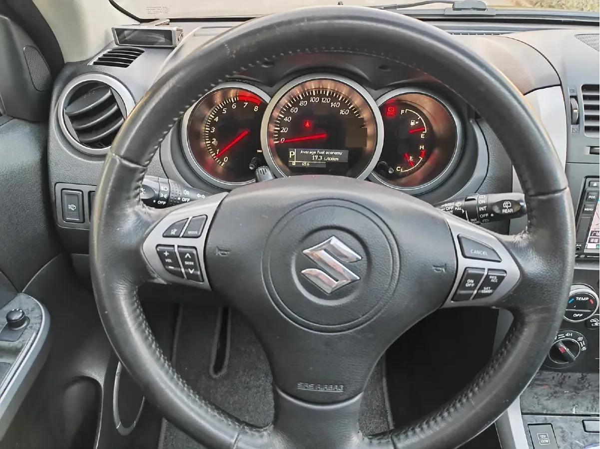 2011 Suzuki Grand Vitara 2.4L 166HP L4 4AT,autocango,china used car exporter,china ev exporter,chinese used car exporter,chinese used ev exporter