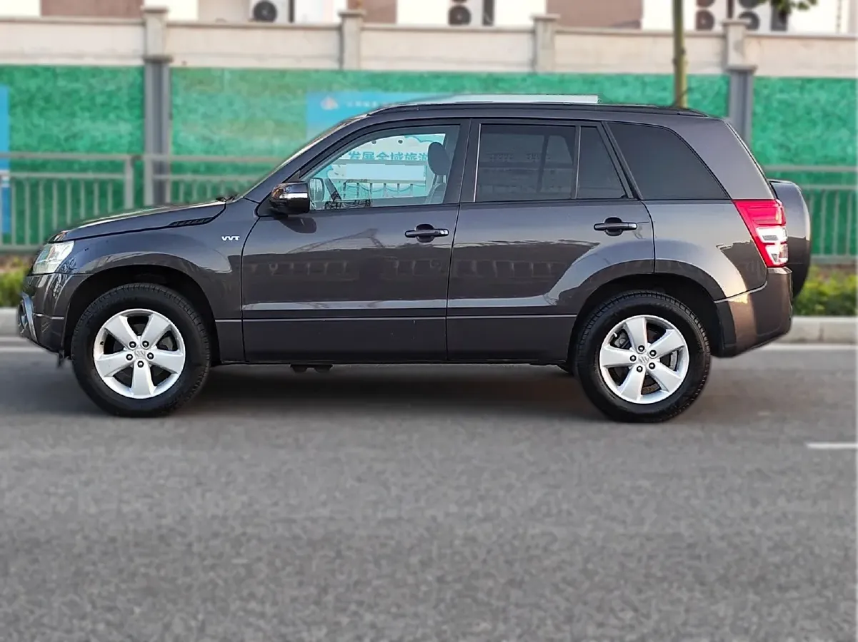 2011 Suzuki Grand Vitara 2.4L 166HP L4 4AT,autocango,china used car exporter,china ev exporter,chinese used car exporter,chinese used ev exporter